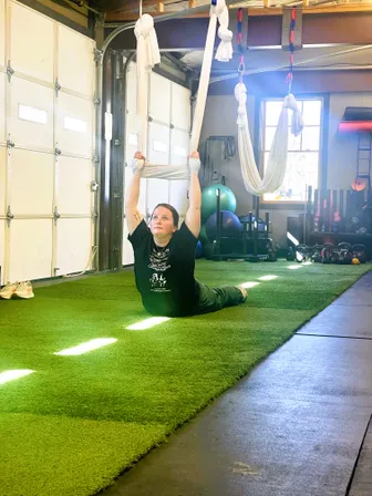 Aerial Fitness class in action — photo 9