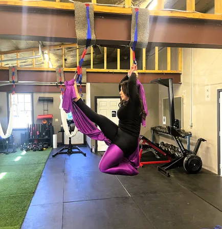 Aerial Fitness class in action — photo 10