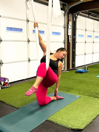Aerial Fitness class in action — photo 11