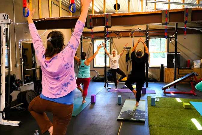 Yoga class in action — photo 4
