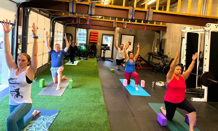 Yoga class in action — photo 15